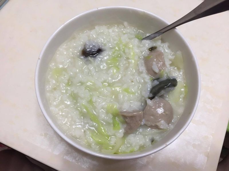 皮蛋蔬菜粥