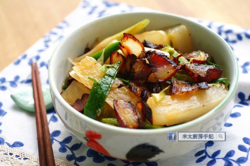 《蒜心臘肉燴蘿蔔》