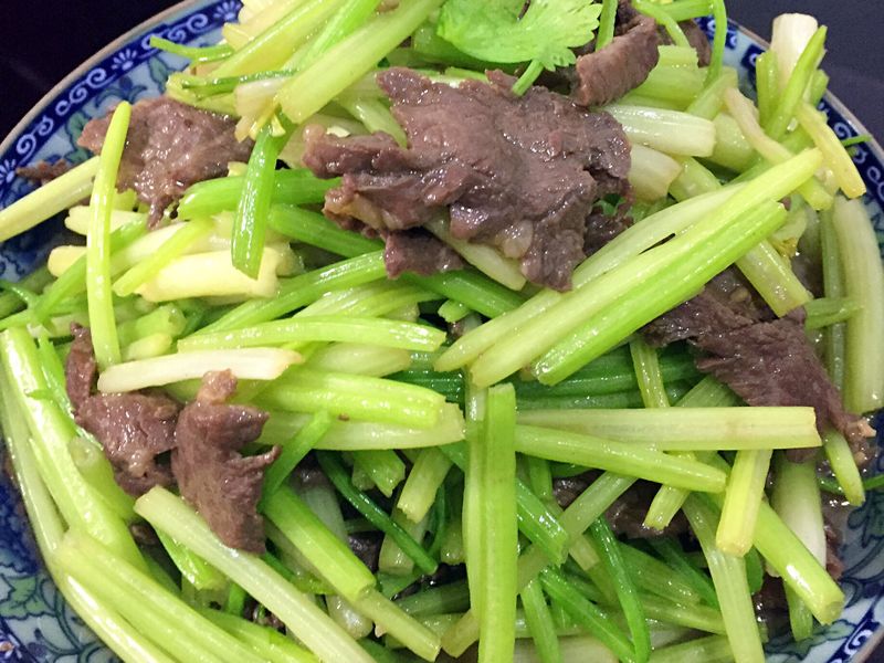 香芹炒牛肉