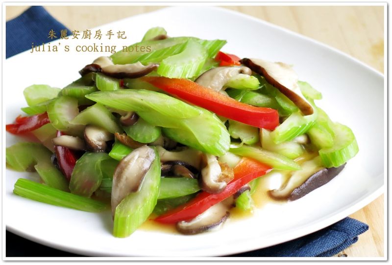 [西洋芹炒鮮菇]簡單好食清腸胃