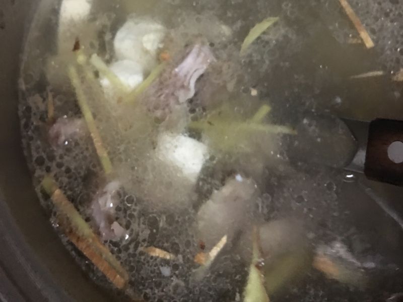 隔間肉湯