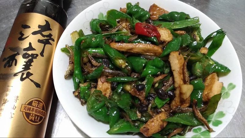 糯米椒炒小魚乾 【淬釀手路菜】