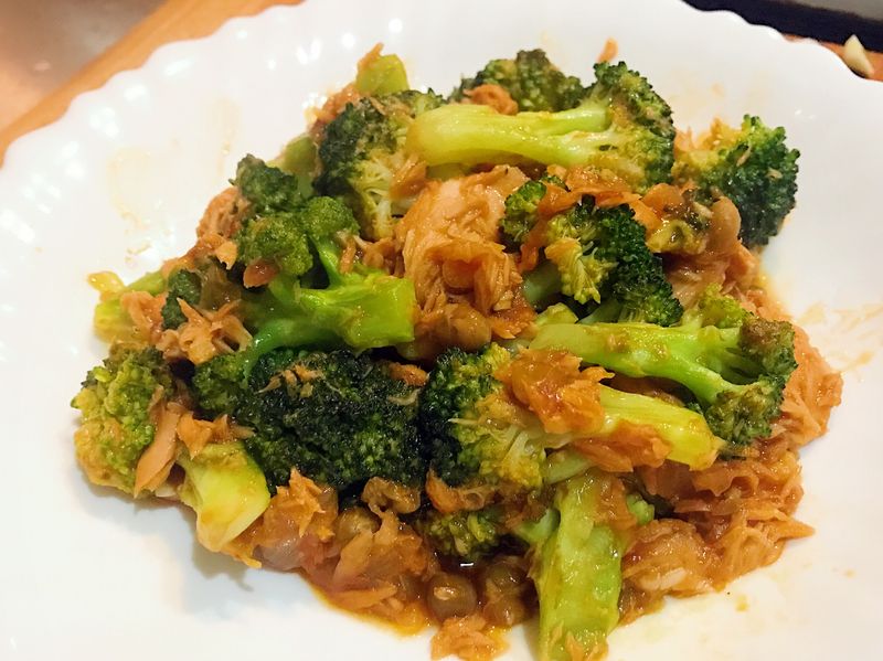 ［懶人料理］鮪魚炒花椰菜