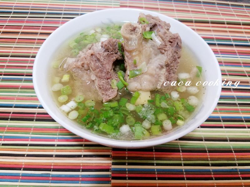 牛骨湯