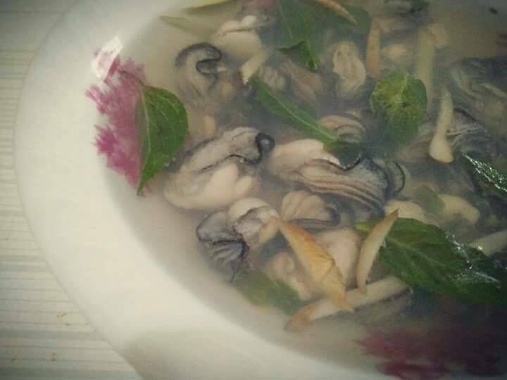塔香薑絲蚵仔湯(牡犡)【豆豆愛的料理】