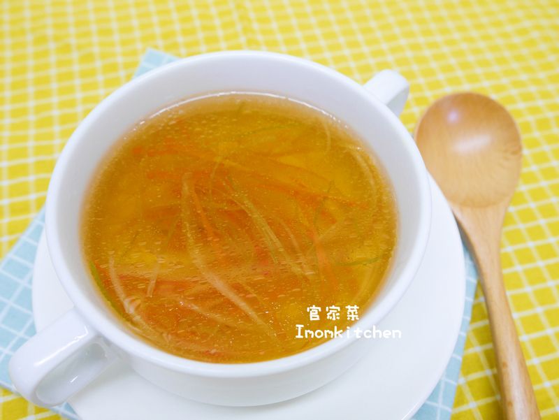 西餐丙級-蔬菜絲雞清湯