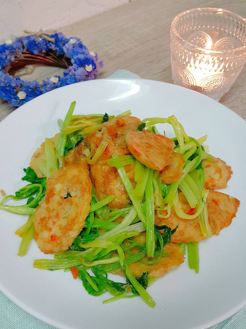 清炒芹菜雞捲