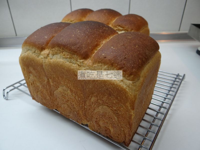 蜂蜜黑麥吐司(中種法)