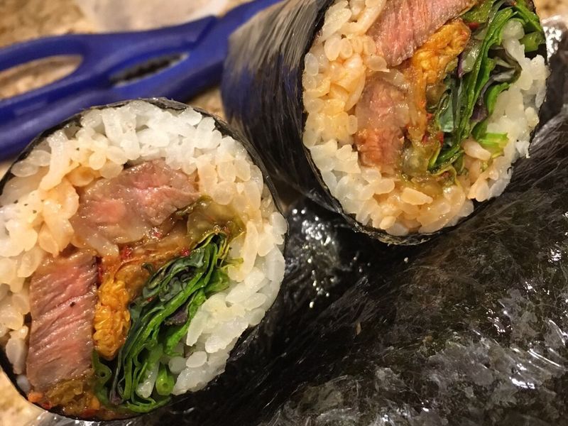 [快手料理]野餐必備之泡菜牛小排酪梨捲