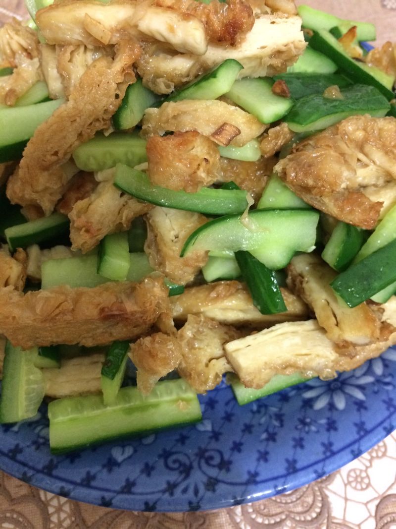 香酥豆包炒小黃瓜