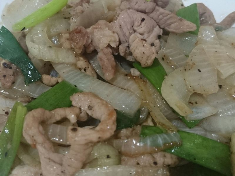 黑胡椒洋蔥肉絲