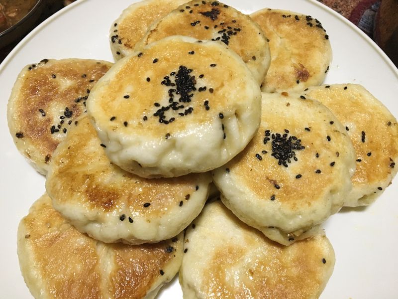 「高麗菜素煎包」~麻油老薑爆香!