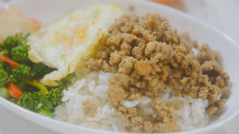 家常料理∣香噴噴古早味百香肉燥飯