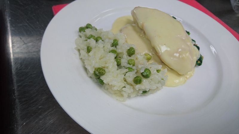 佛羅倫斯雞胸附青豆飯