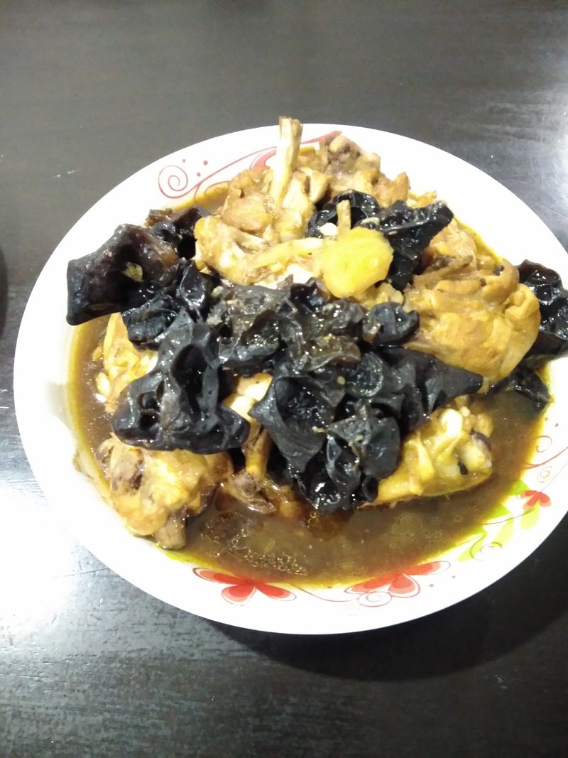 木耳焖鸡腿