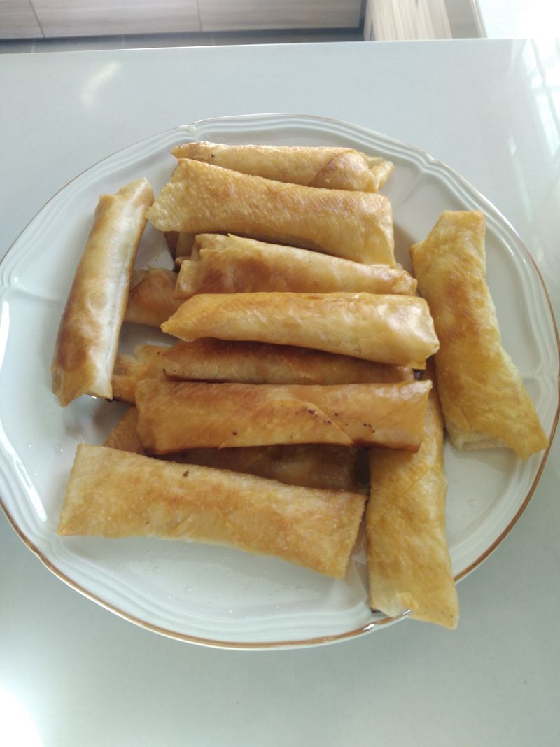 炸春卷皮包肉馅