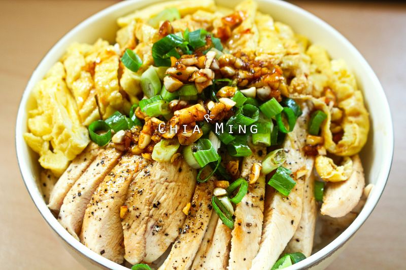 雞胸肉蛋蓋飯