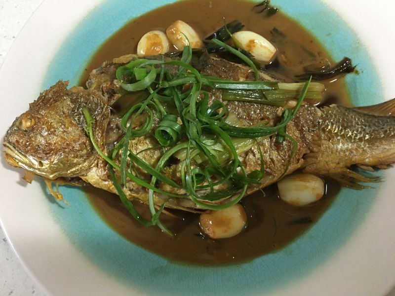 蔥燒蒜香黃魚