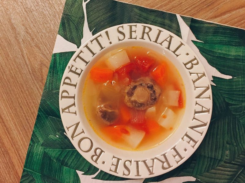牛尾蔬菜湯