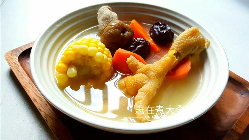 簡易入門粟米紅蘿蔔雞腳湯