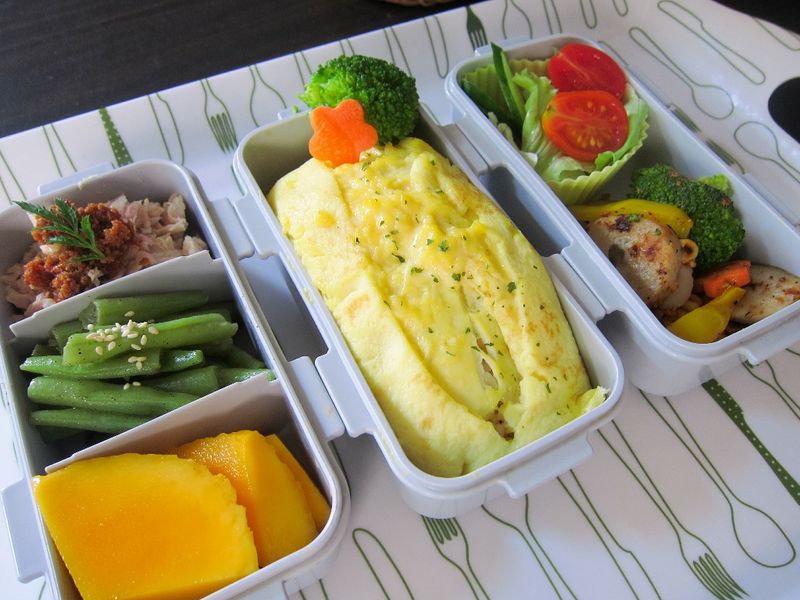 【吳双の愛妻便當】蛋包飯與大虱丸炒時蔬
