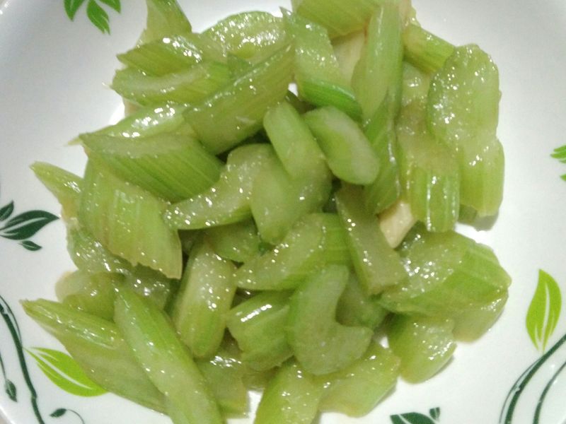 芹菜炒蚝油