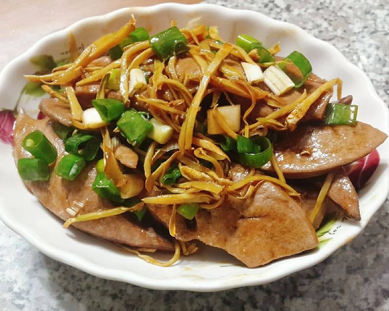 涼拌麻油豬肝