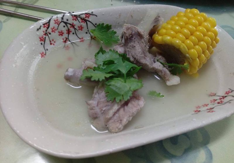 玉米排骨湯