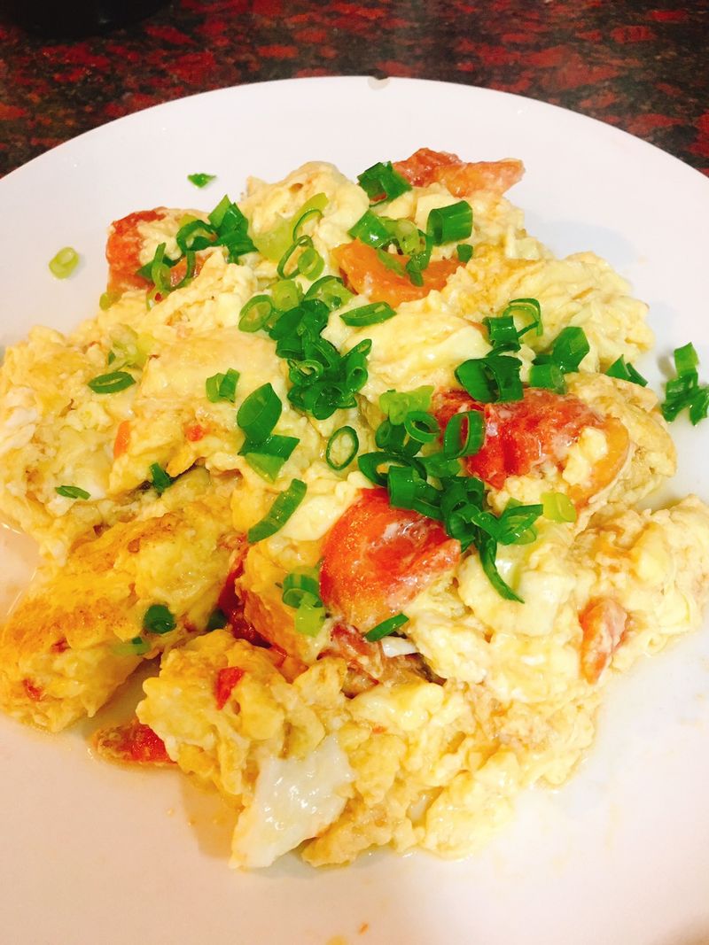 餐桌上的人妻料理*清爽番茄炒蛋。