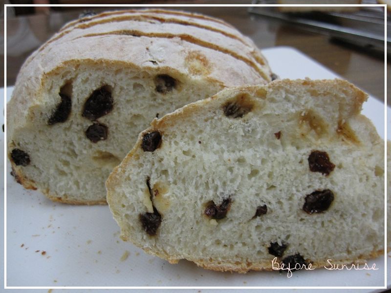 [7 Bakery] 超簡單的葡萄乾免揉麵包