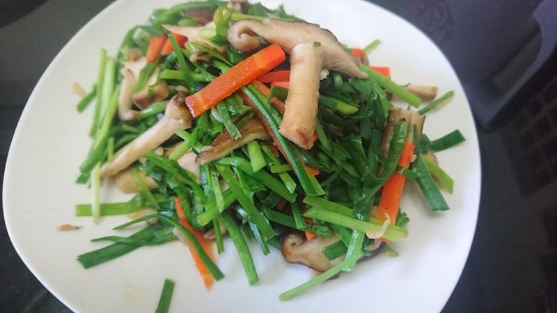 韭菜炒香菇