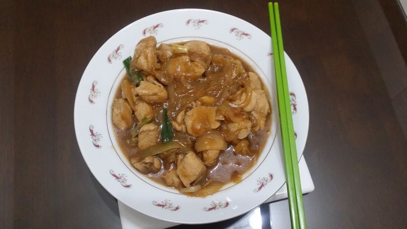 洋蔥炒嫩雞肉
