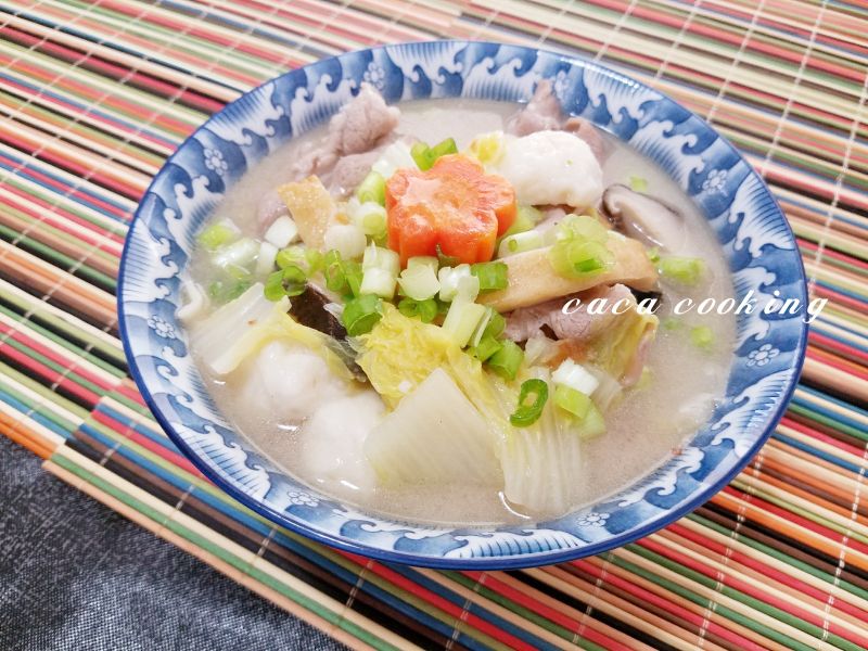 什錦刀削湯麵