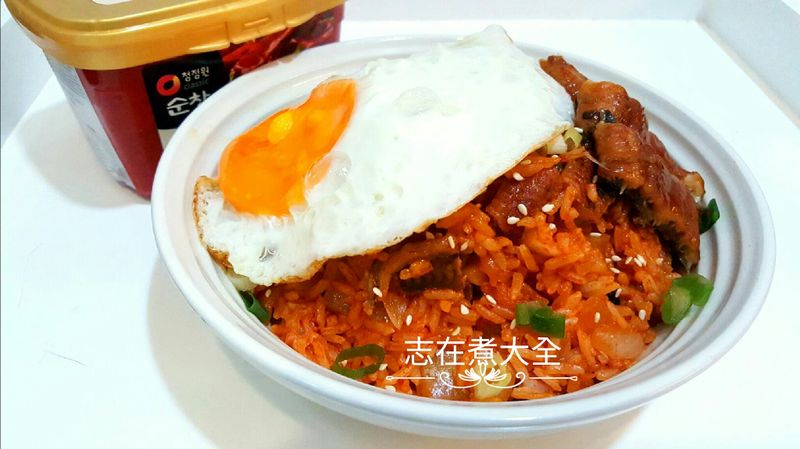 15分鐘韓式鰻魚泡菜炒飯