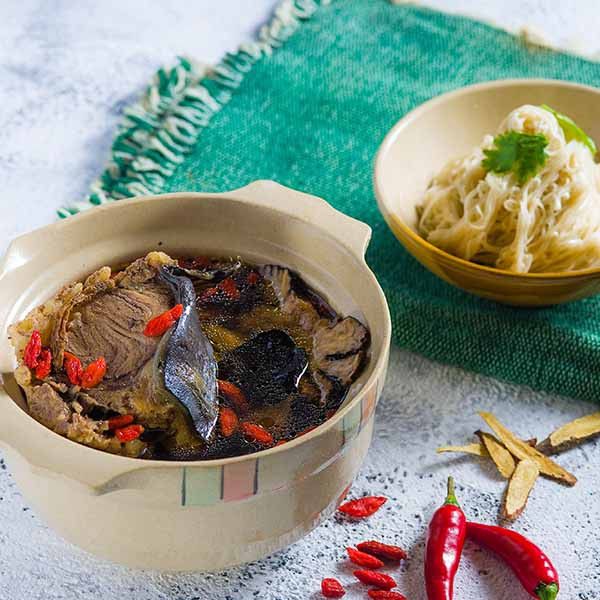 藥膳鯰魚麵線