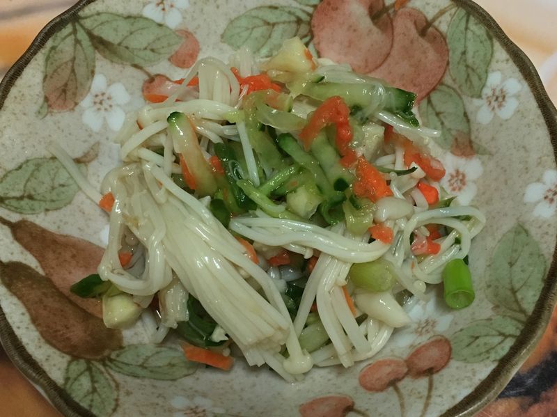 涼拌金針菇