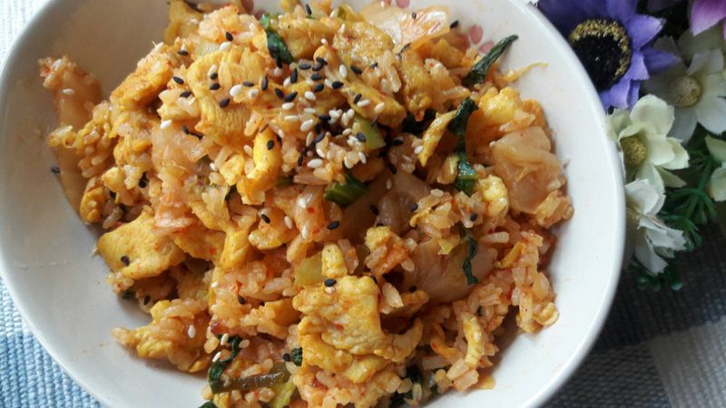 香辣薑黃雞肉泡菜炒飯