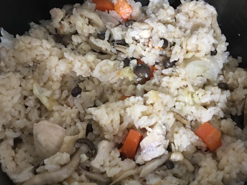 菇菇雞腿炊飯(懶人料理)