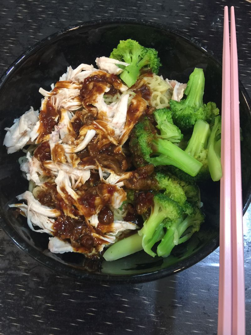 怪味雞絲涼麵