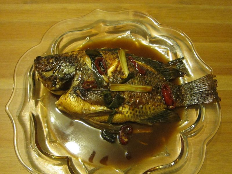 懶人妻的超簡單料理～「紅燒吳郭魚」