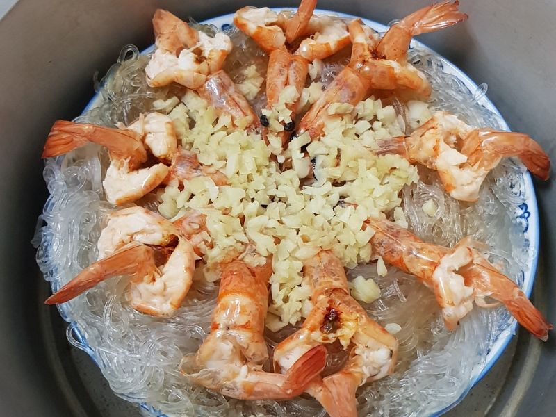 剩粉蒸蝦（鮮蝦粉絲煲）