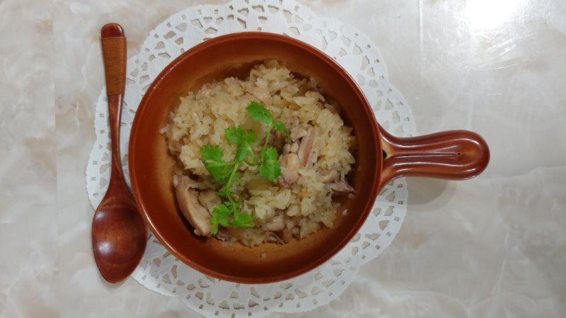 麻油雞酒油飯