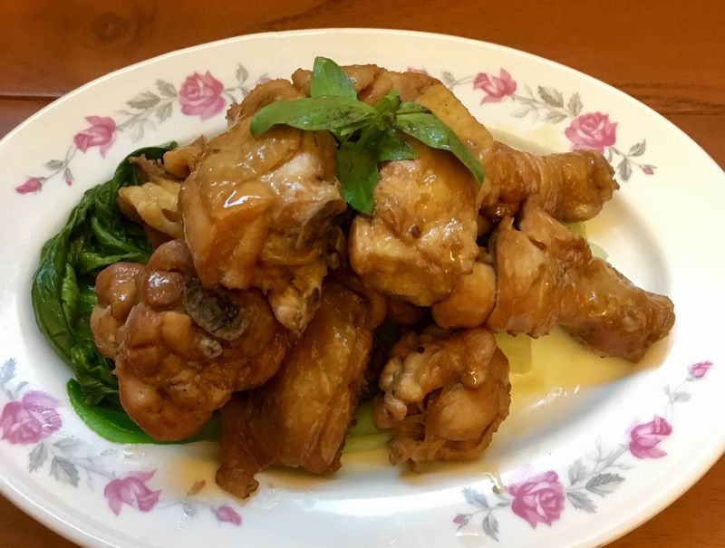 滷雞腿 ，豆干