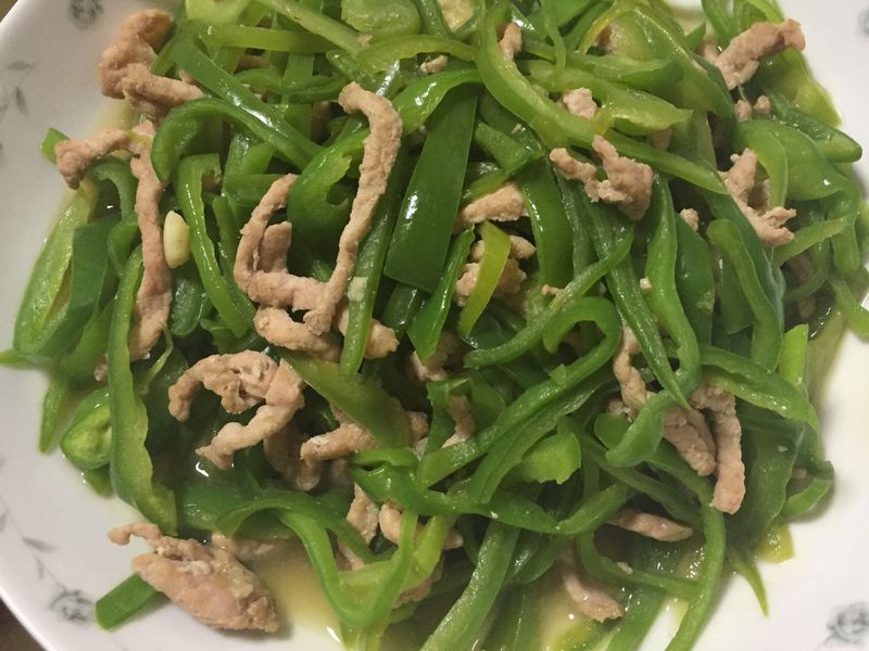 家常青椒肉絲