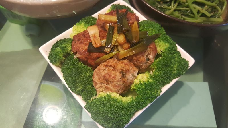 蔥燒醬淋肉丸子