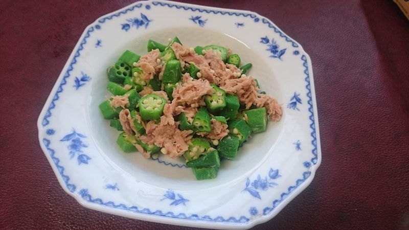 秋葵切丁拌鮪魚
