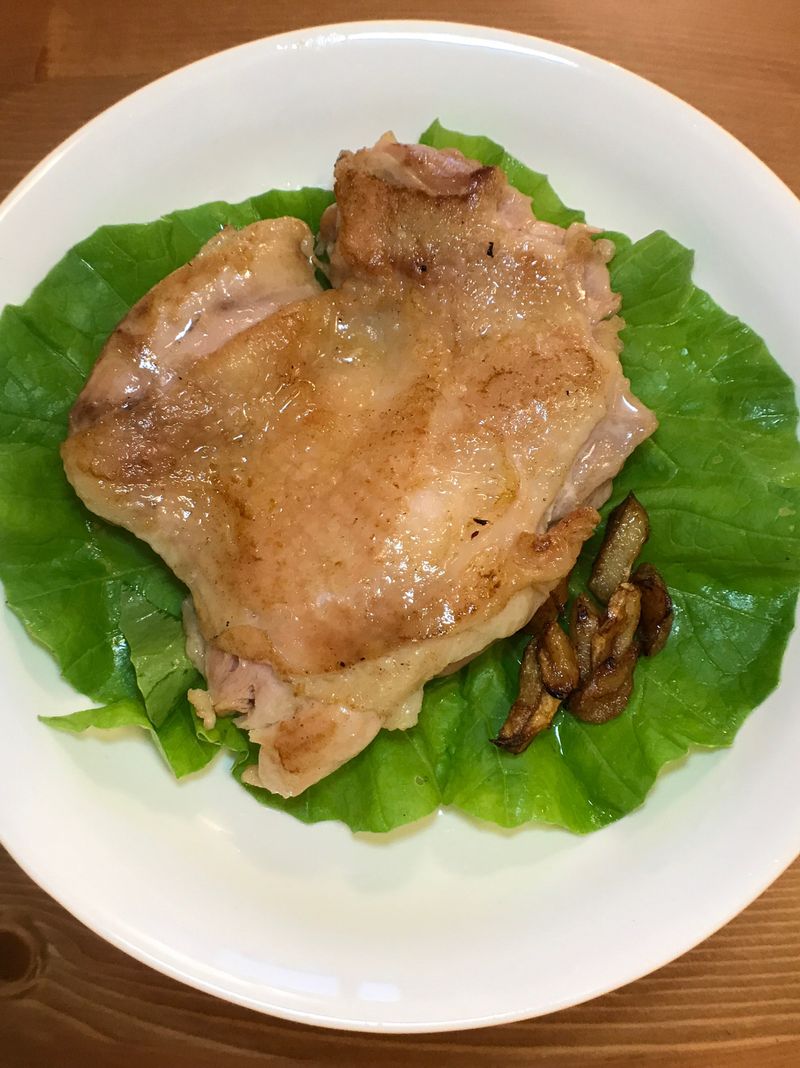 香煎蒜片嫩雞