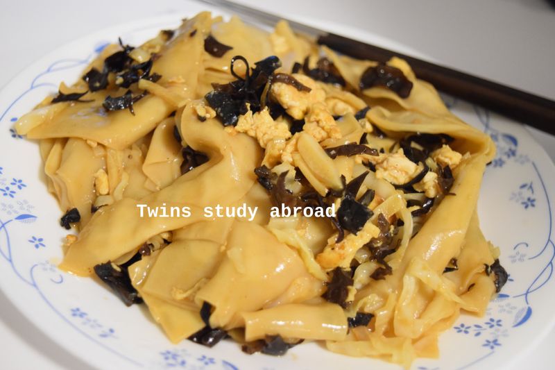 餛飩皮炒麵