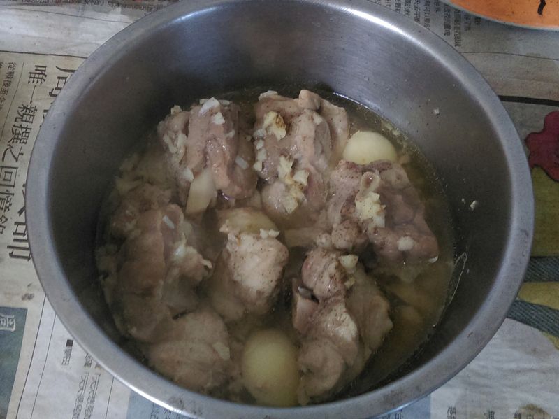 ¥ 蒜頭蒸雞肉 ¥
