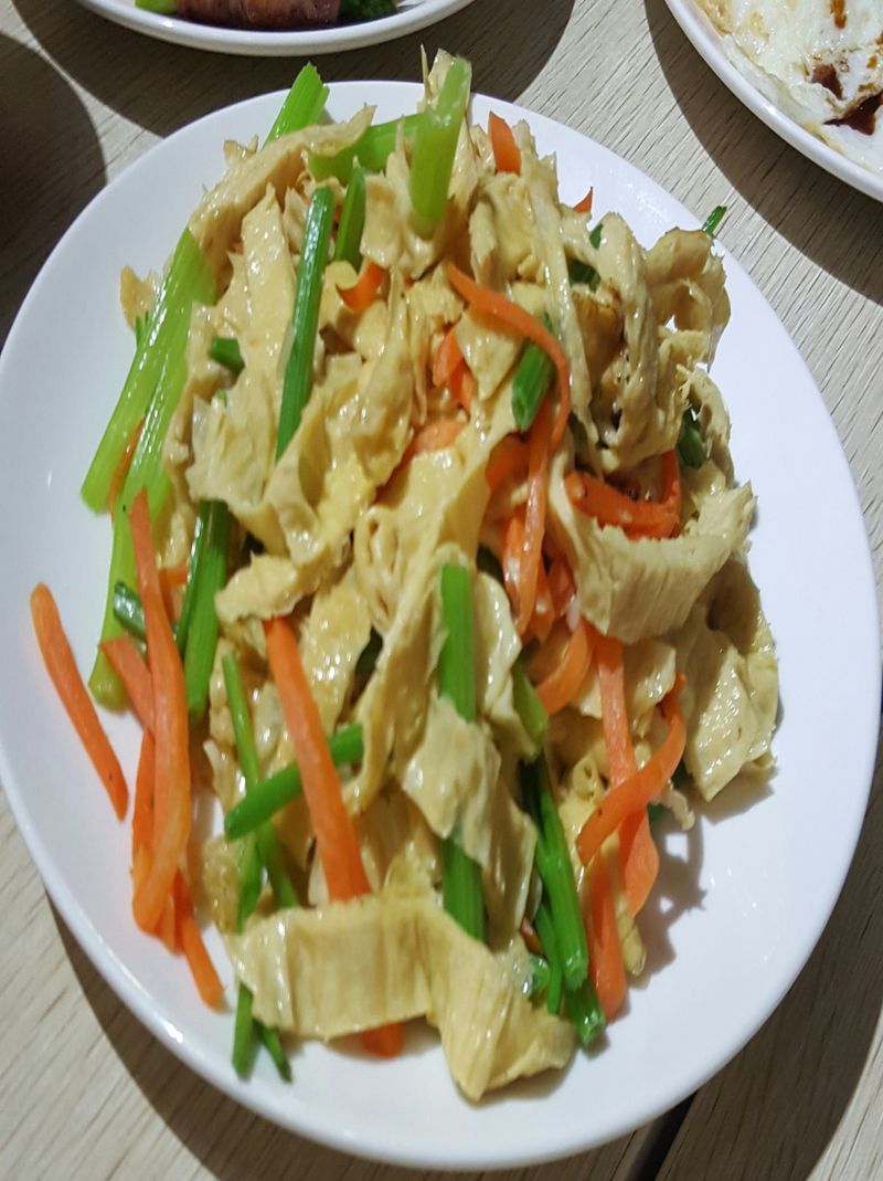 芹菜炒豆包